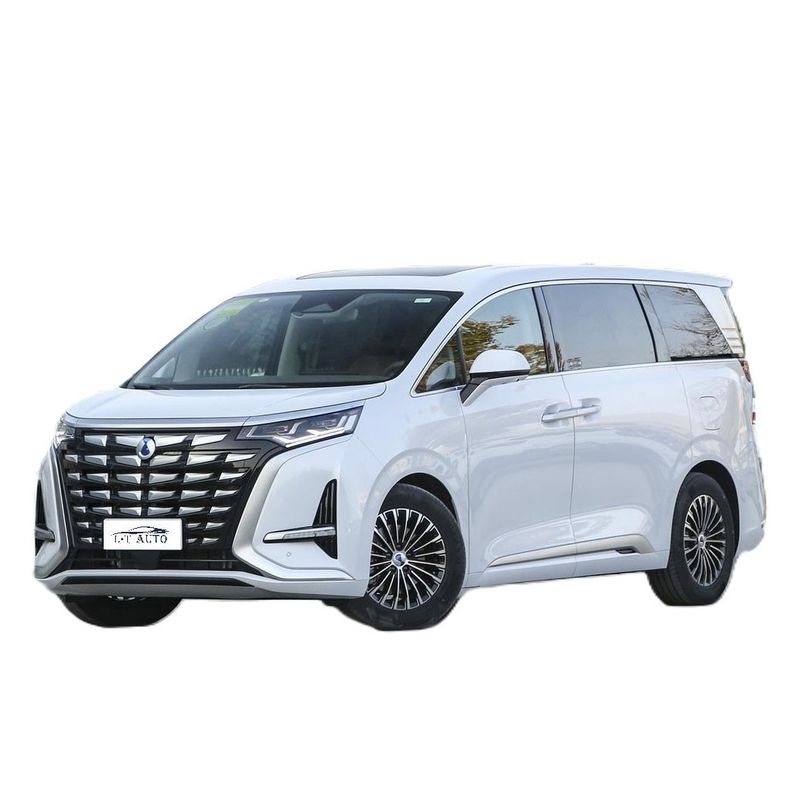 DENZA D9 4x4 MPV 7人座 103.36kWh バッテリー容量 2モーター 中型・大型