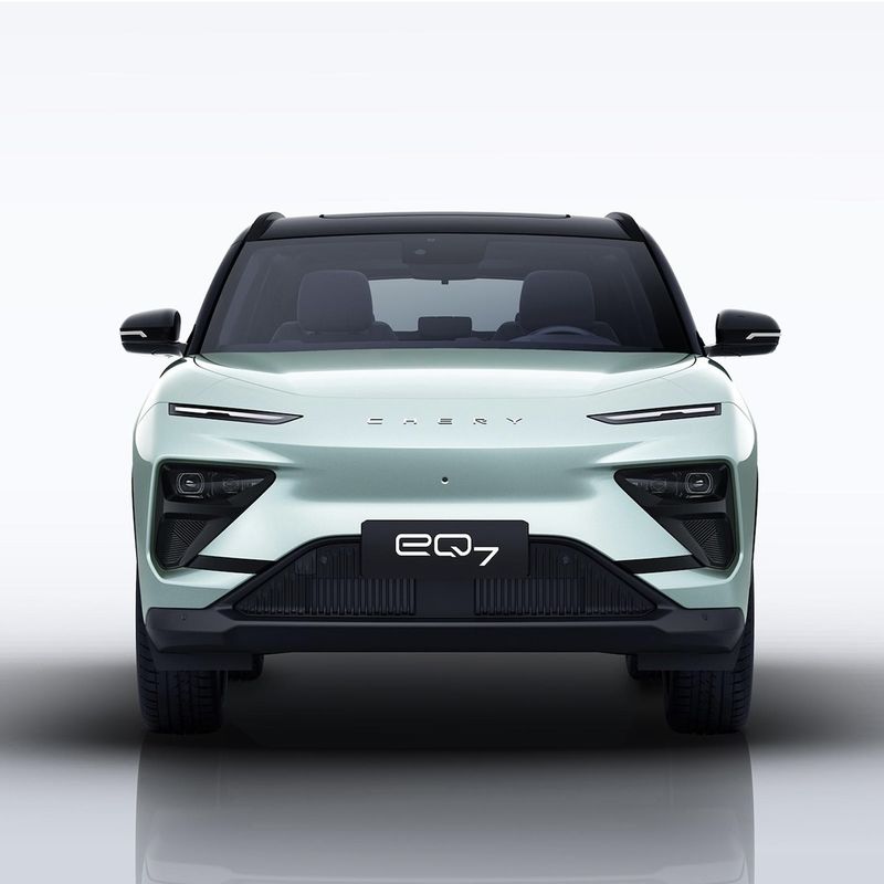2024 Chery EQ7 5人乗りのEV SUVとリチウム電池で未来の運転を体験する